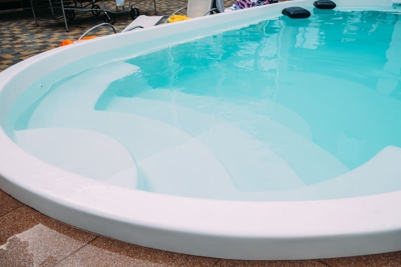¿Cuánto cuesta tener una piscina de fibra?