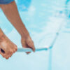 Quais produtos para piscina são indispensáveis para se ter em casa?